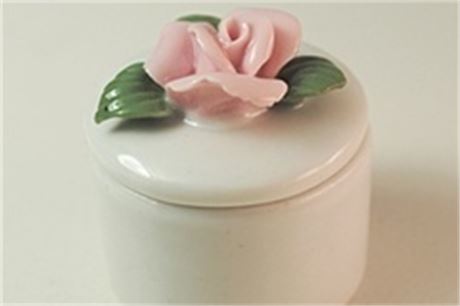 200-- Porcelian Rose Trinket box-- less than $ .80 pcs