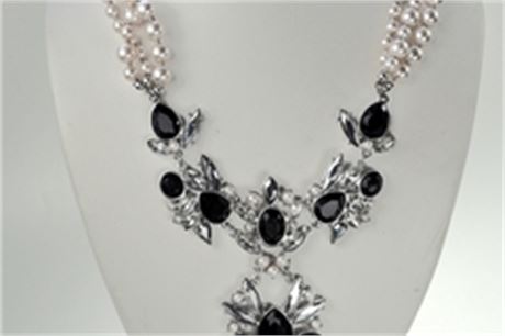 50 sets-- RSVP Necklace & Earring Set- $2000 retail $3.99 set